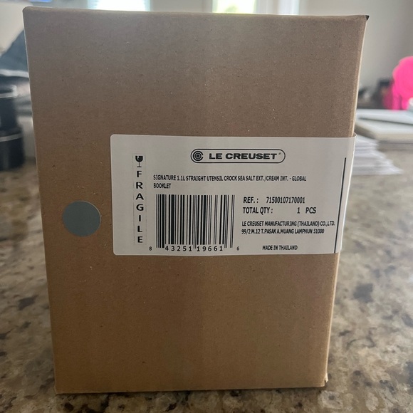 Le Cruset - Signature Utensil Crock in Sea Salt - Picture 5 of 9